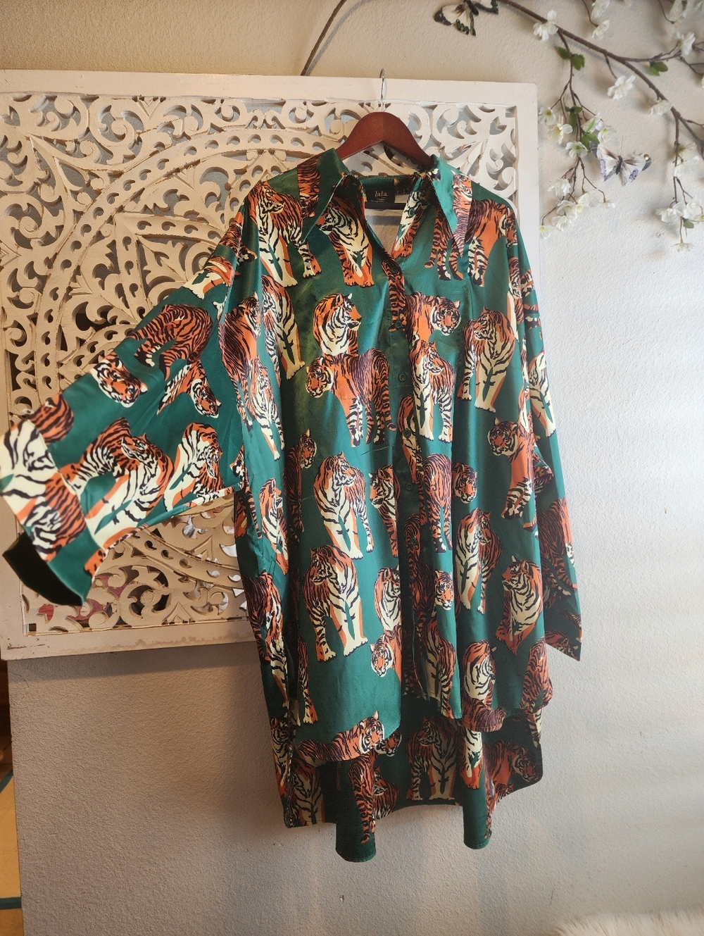 DRESS IN LALA TIGER PRINT ROYAL SATIN TOP IN EMERALD SIZE XXL NWOT - Picture 9 of 16